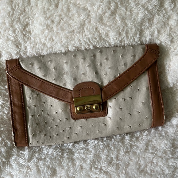 Aldo Handbags - Faux Ostrich Envelope Clutch/Crossbody Bag with Gold Chain